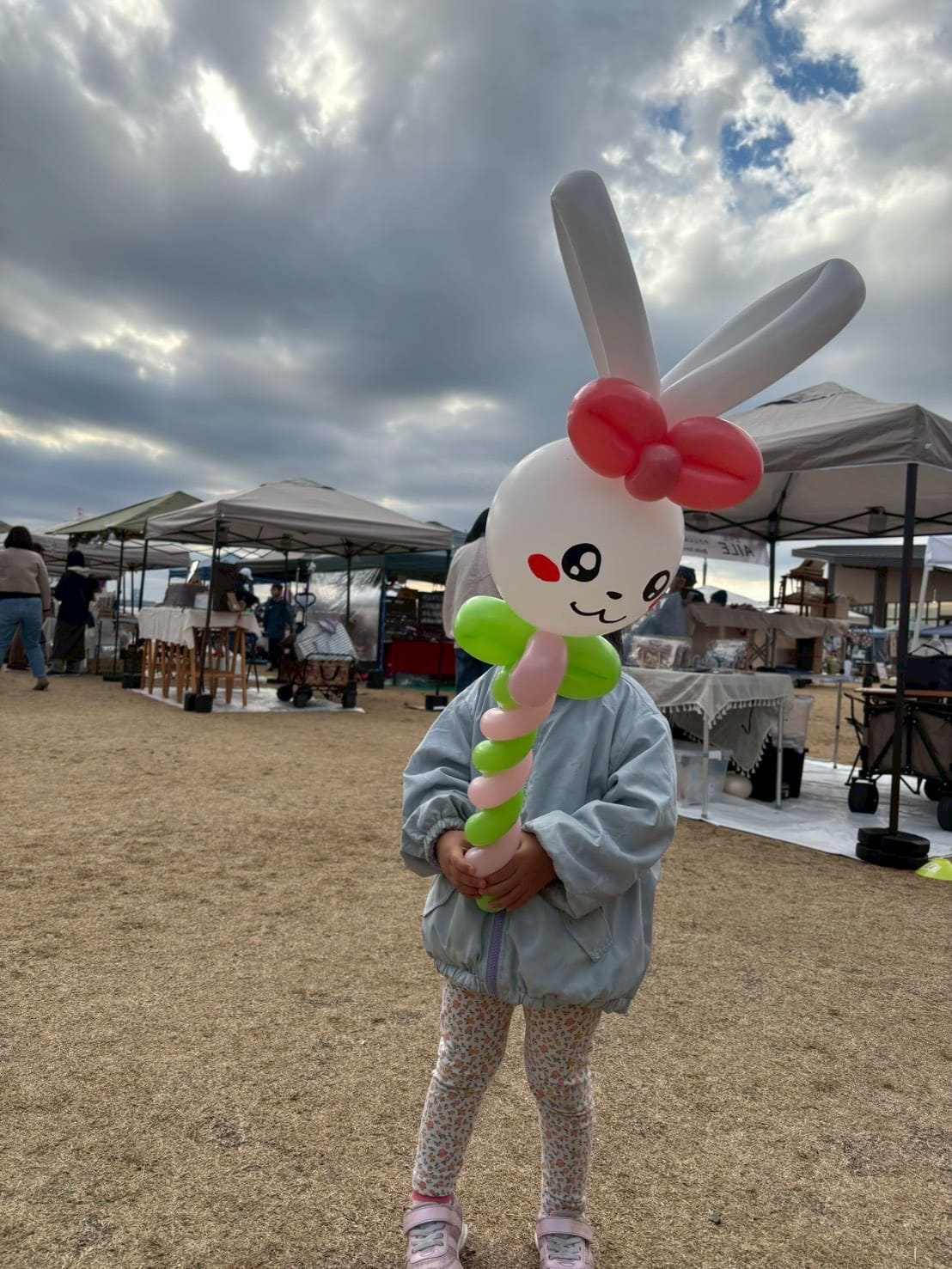 バルーンを持った子ども