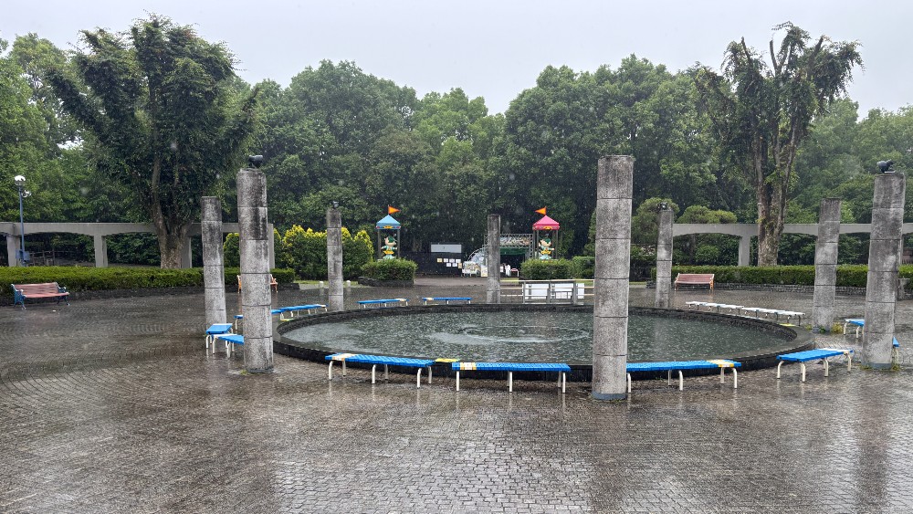 壬生町おもちゃ博物館の外にあるわんぱく公園の広場