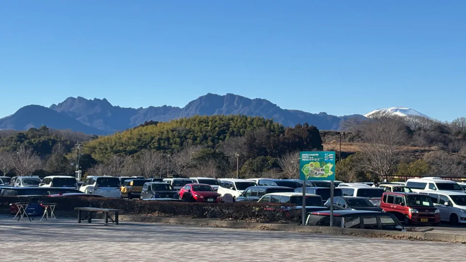 道の駅みょうぎの駐車場から見える妙義山
